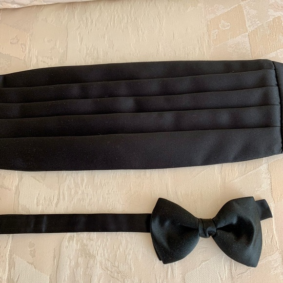 JACOBS ROBERTS LTD JUNIOR SIZED BOWTIE AND CUMMERBUND SET - Picture 1 of 6